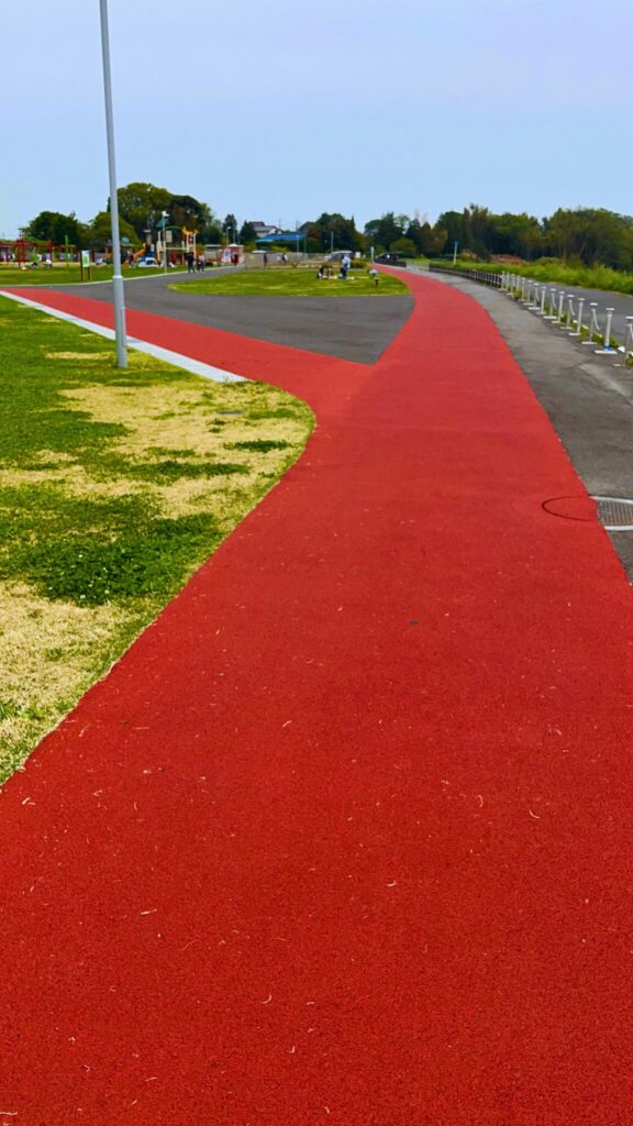 大間近隣公園(大間見晴らしの丘)の遊歩道の分かれ道