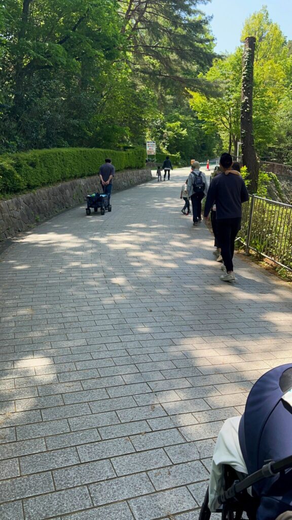 埼玉県子ども動物自然公園の坂道