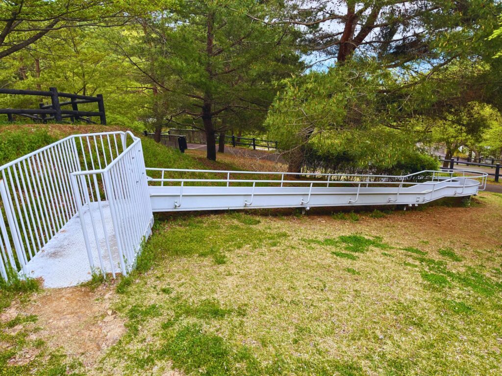 地附山公園のローラーすべり台