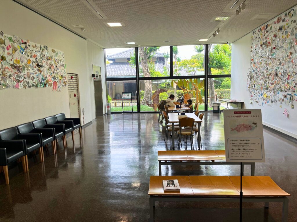 刈谷市美術館レオレオーニ展のフリーワークショップスペース